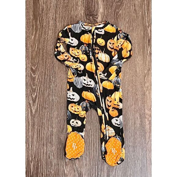 Posh Peanut Bamboo Black Orange Halloween Hitch Pumpkin Footie Sz 12-18 months - Picture 2 of 8
